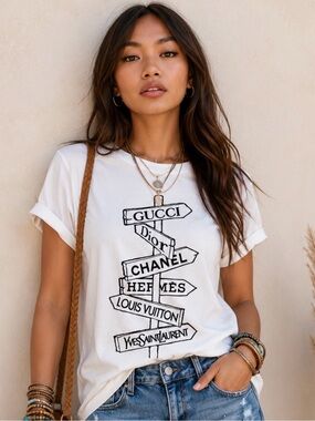 Graphic Designer Fashion Tee Shirt in White Sz Large & XL NWOT
